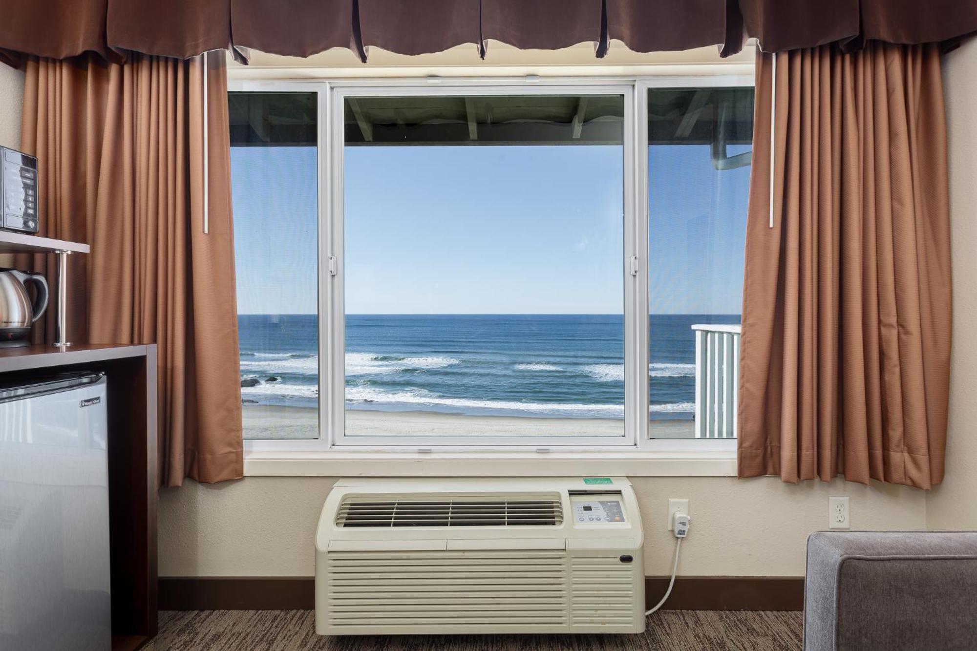 The Coho Oceanfront Lodge Lincoln City Room photo